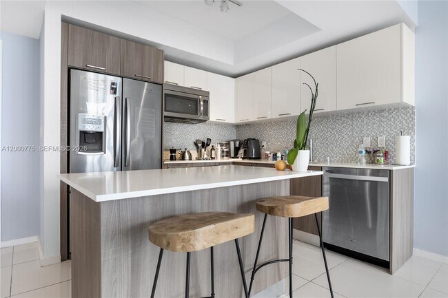 Foto del edificio - 5252 NW 85th Ave