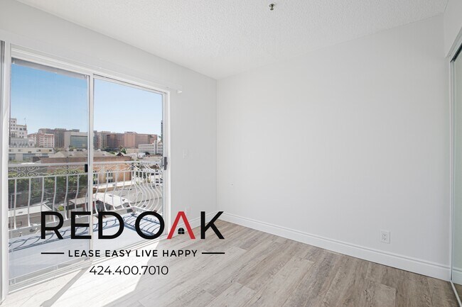 Building Photo - 518 E 4th St