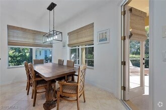 Building Photo - 5005 Old Pond Dr