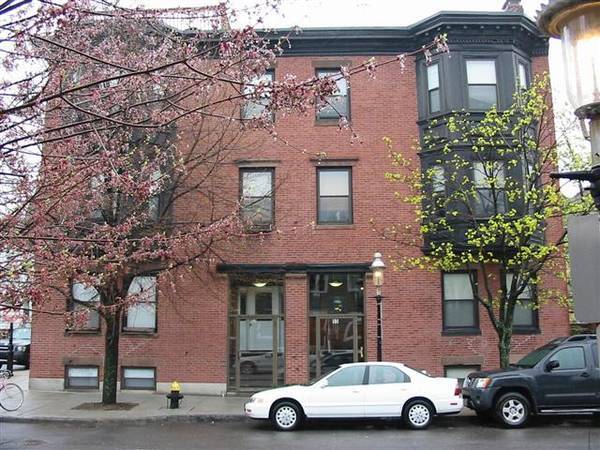 Foto del edificio - 57 Rutherford Ave