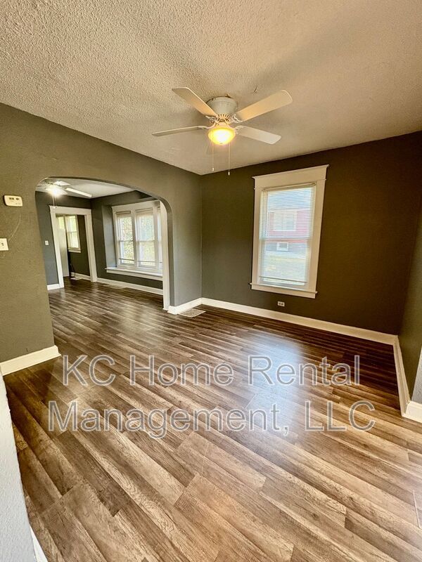 Building Photo - 6103 Walrond Ave