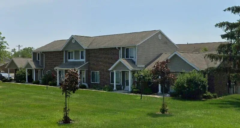 1800 Oakwood Ave Napoleon, OH 43545 – photo 4