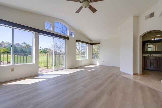 Foto del edificio - 2380 Greenbriar Dr