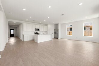 Building Photo - 13505 Harbor Pt Dr