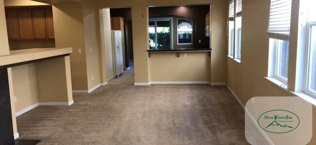 Foto del edificio - Appointment Only Do Not Disturb Occupants....