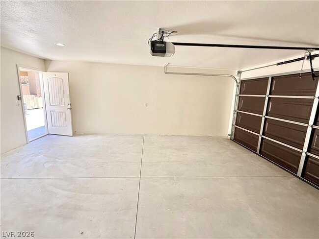 Building Photo - 1081 Quartzite Ave