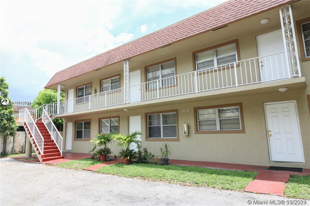 3019 SW 68th Terrace Unit 3, Miramar, FL 33023 Room for Rent in