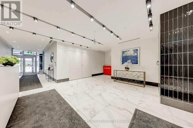 Building Photo - 25 Holly St