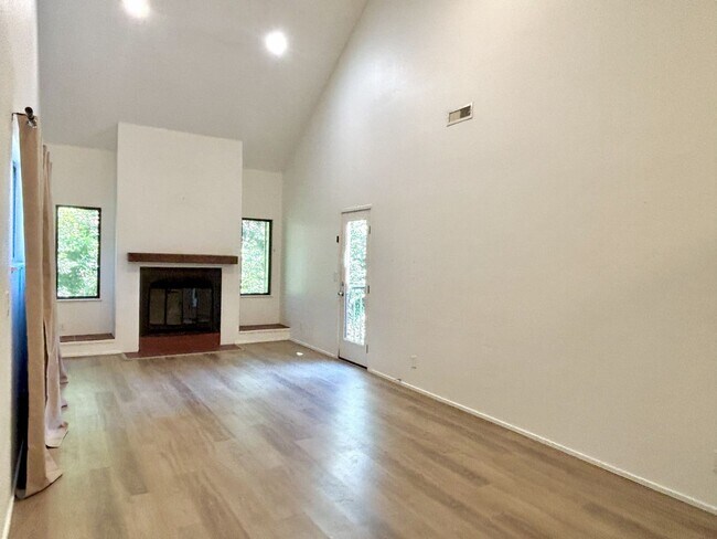 Foto del edificio - 331 SE 146th Ave