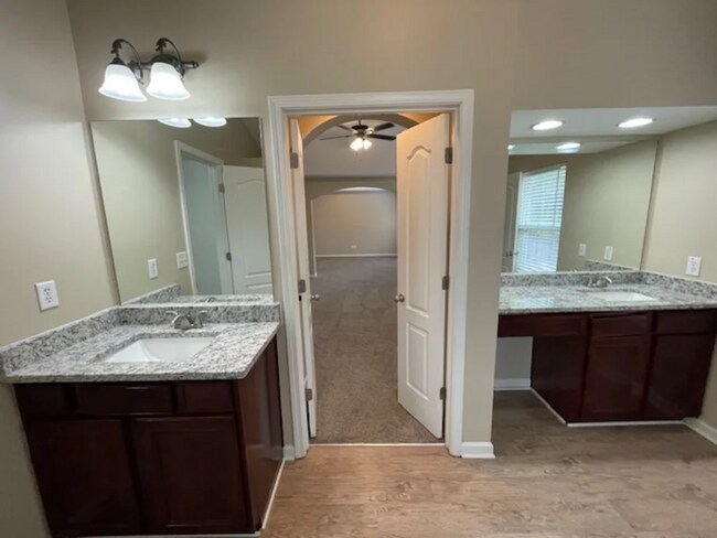 Foto del edificio - 4292 Rosehall Ct