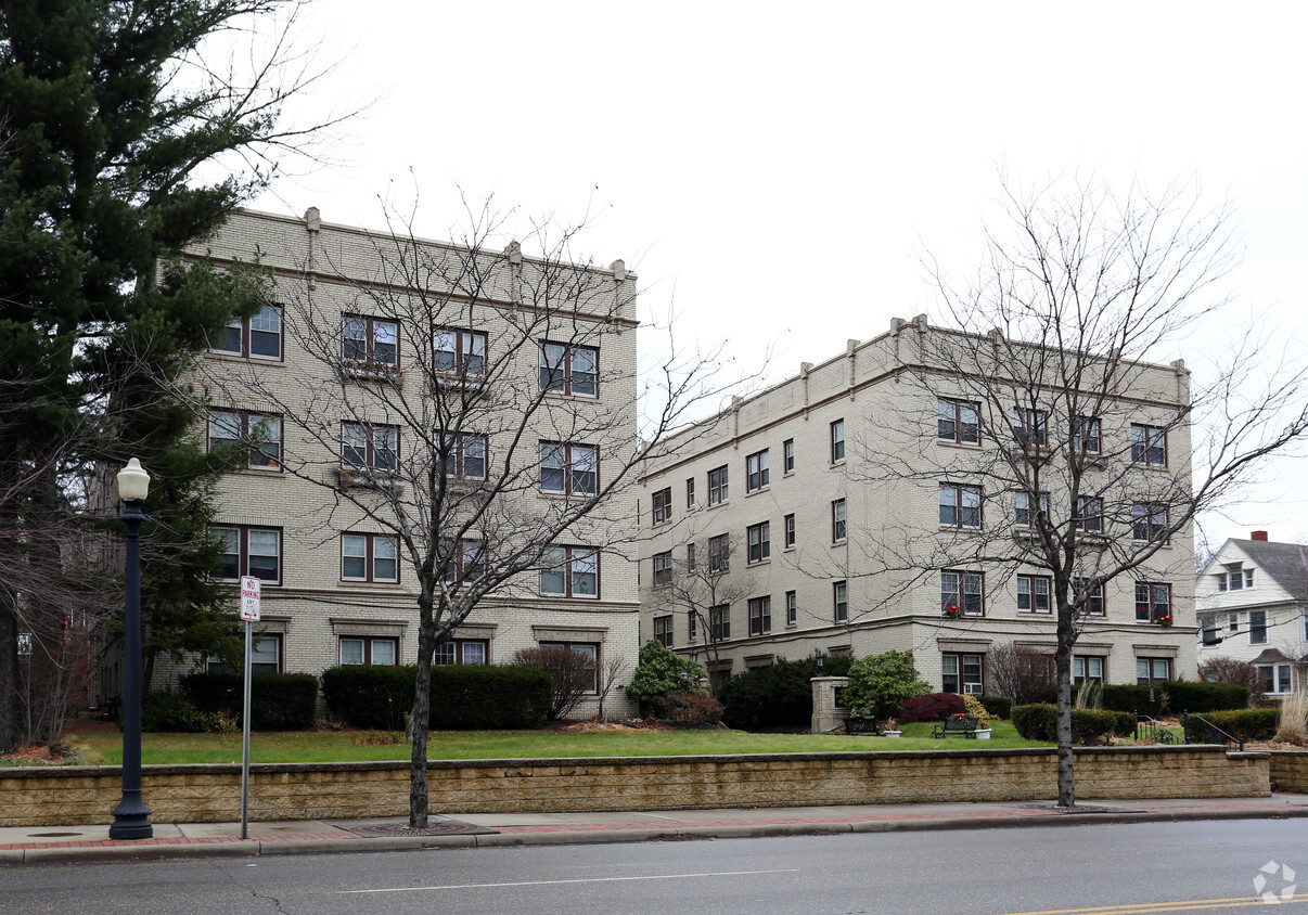 Primary Photo - Seville Apartments