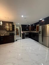 Building Photo - 120-13 9th Ave