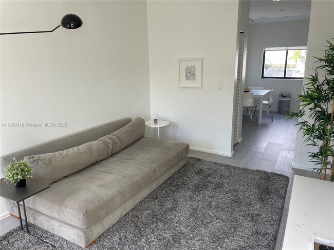 Foto del edificio - 254 NW 36th St