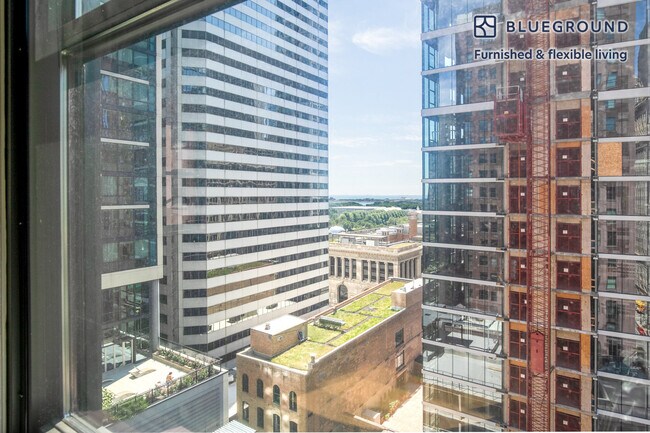 Foto del edificio - 63 E Lake St