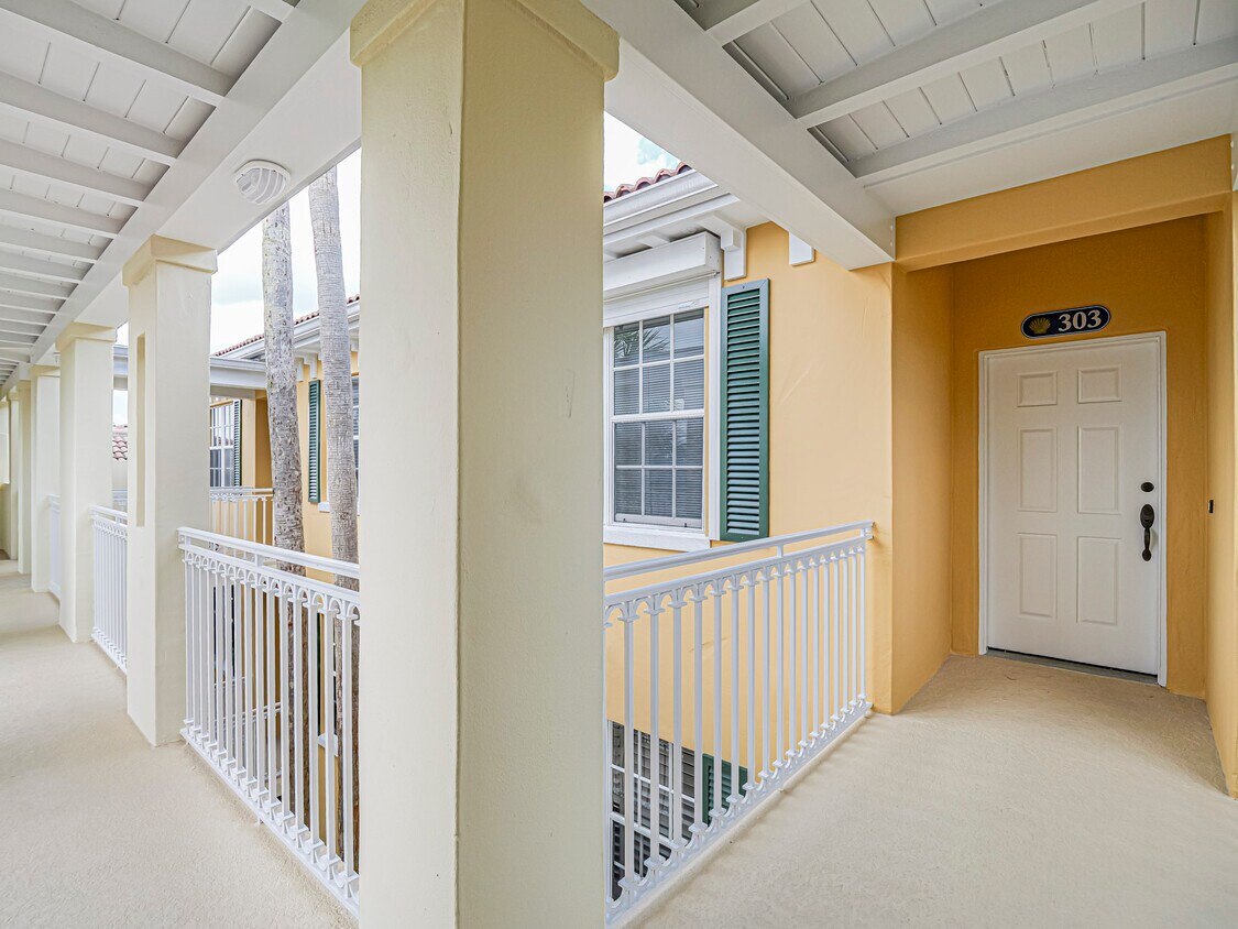 Foto principal - 5225 E Harbor Village Dr