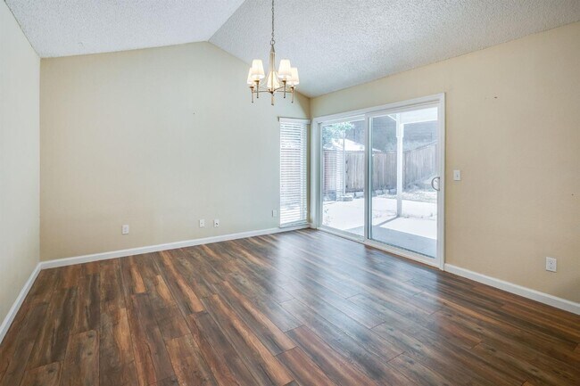 Building Photo - 6960 Stanford Oak Dr