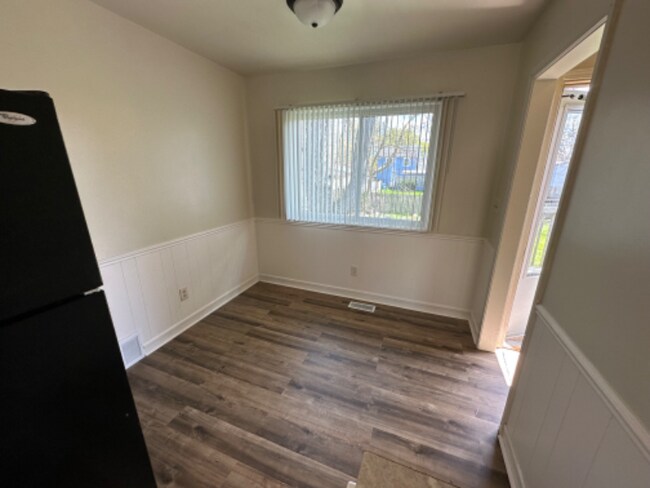 Foto del edificio - 4109 Burchfield Dr