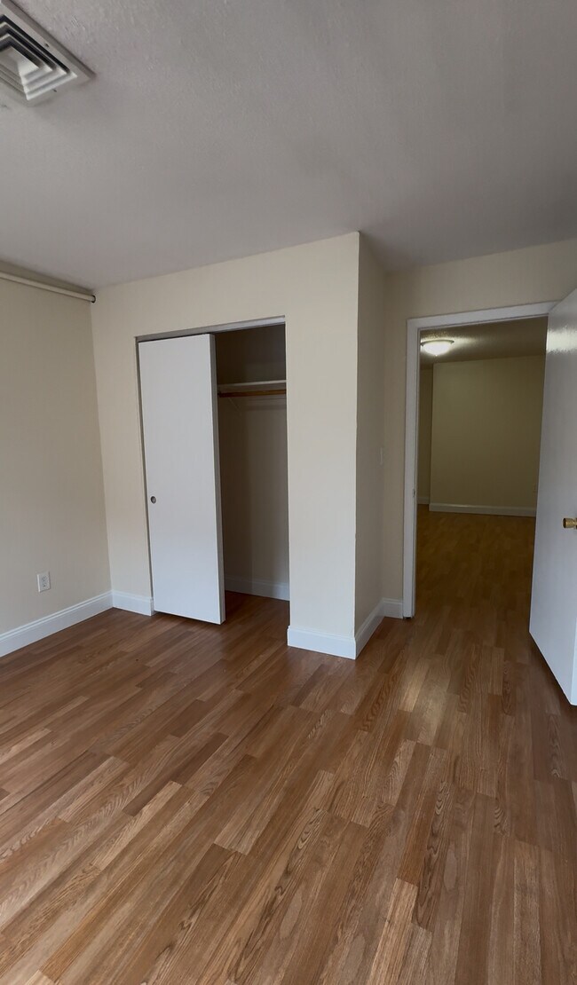 Building Photo - 1124 Boylston St