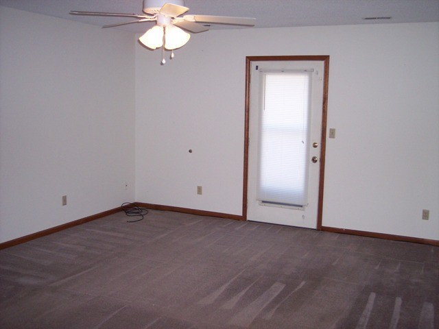 LIVING ROOM - 807 Foster Ln