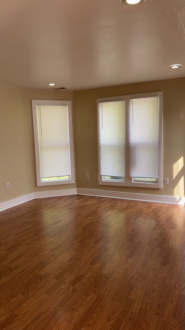 Building Photo - 1565 Jermain