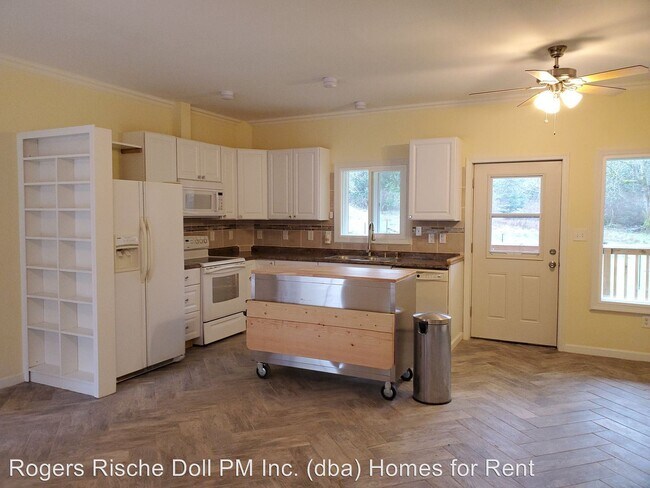 Building Photo - 2 br, 2 bath Apartment - 84 Small Lane