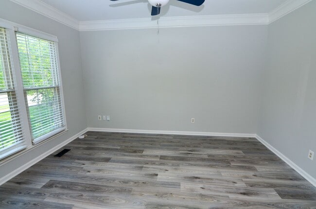 Building Photo - 511 Prince of Wales Ct