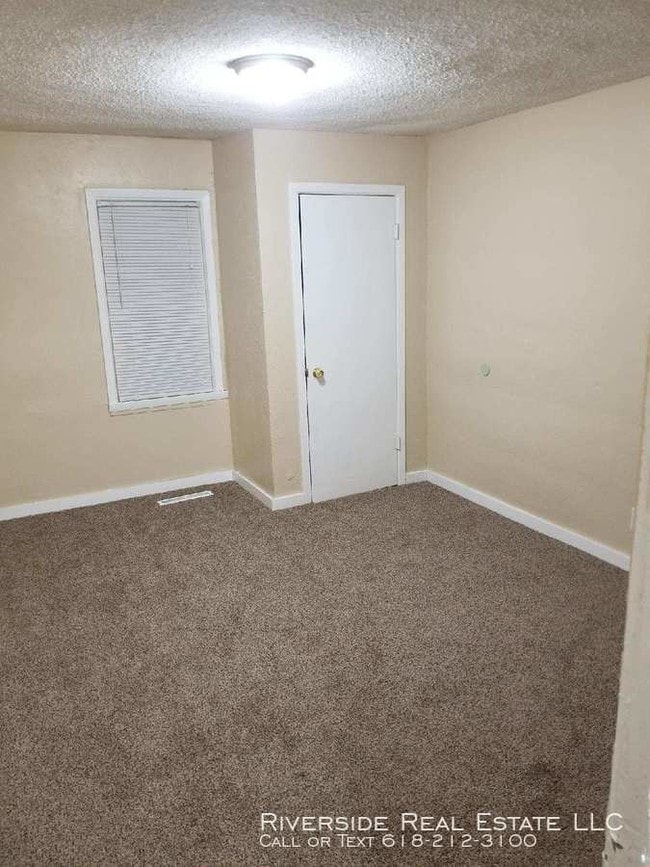 Building Photo - 3607 Falling Springs Rd