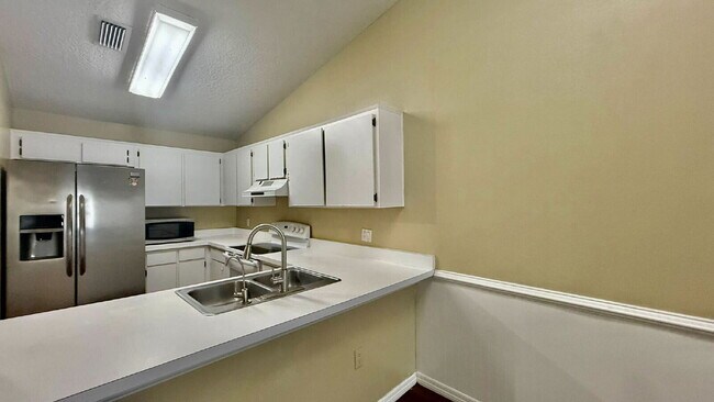 Photo - 11755 Cuxham Dr Apartment