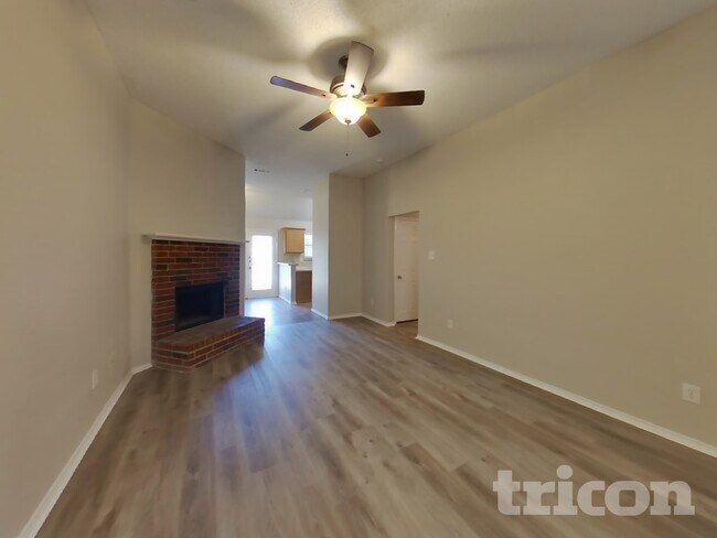 Foto del edificio - 409 Roan Ln