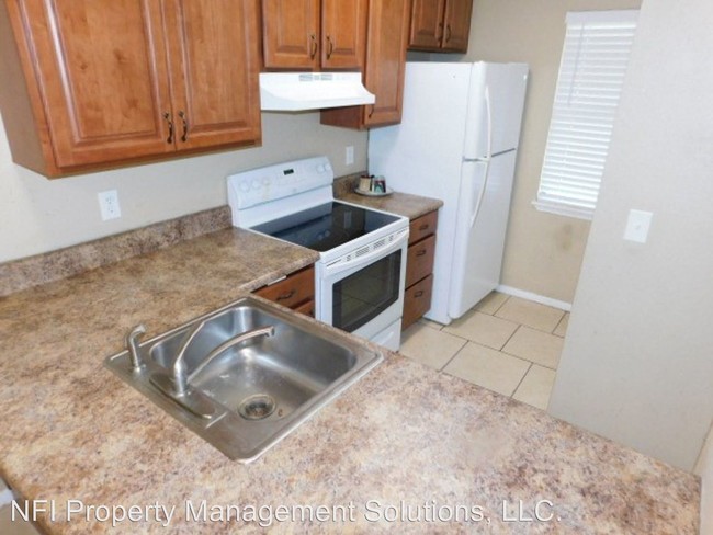 Building Photo - 2 br, 1 bath House - 4372 Cecelia Court-**