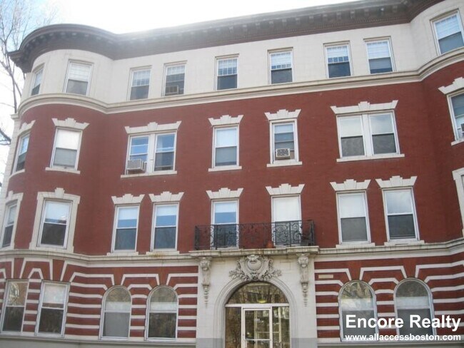 Foto del edificio - 1589 Beacon St