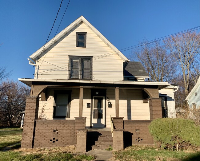 Building Photo - 1721 3rd St NE