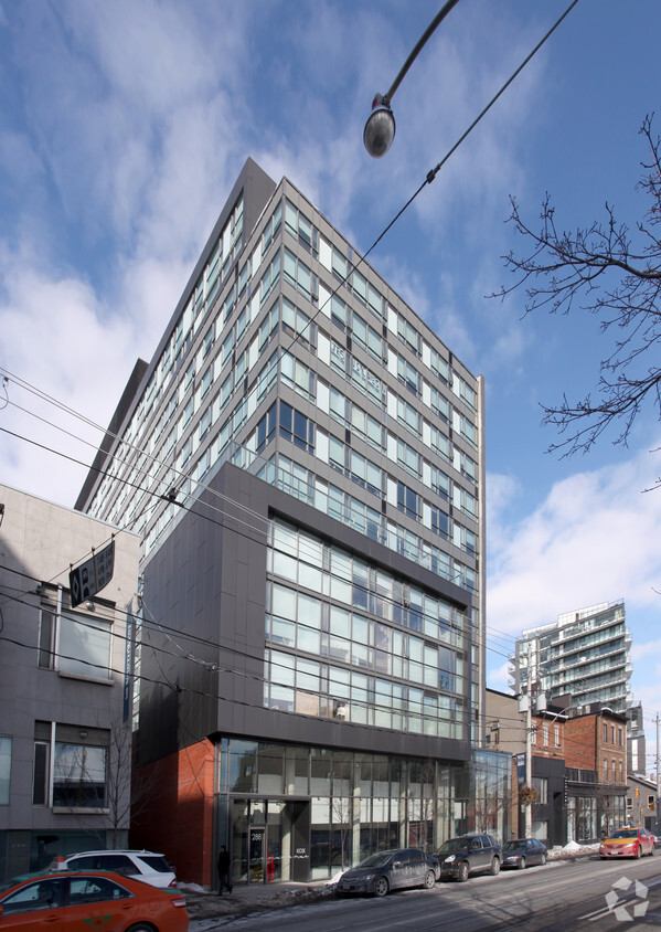 Primary Photo - 288 King St E