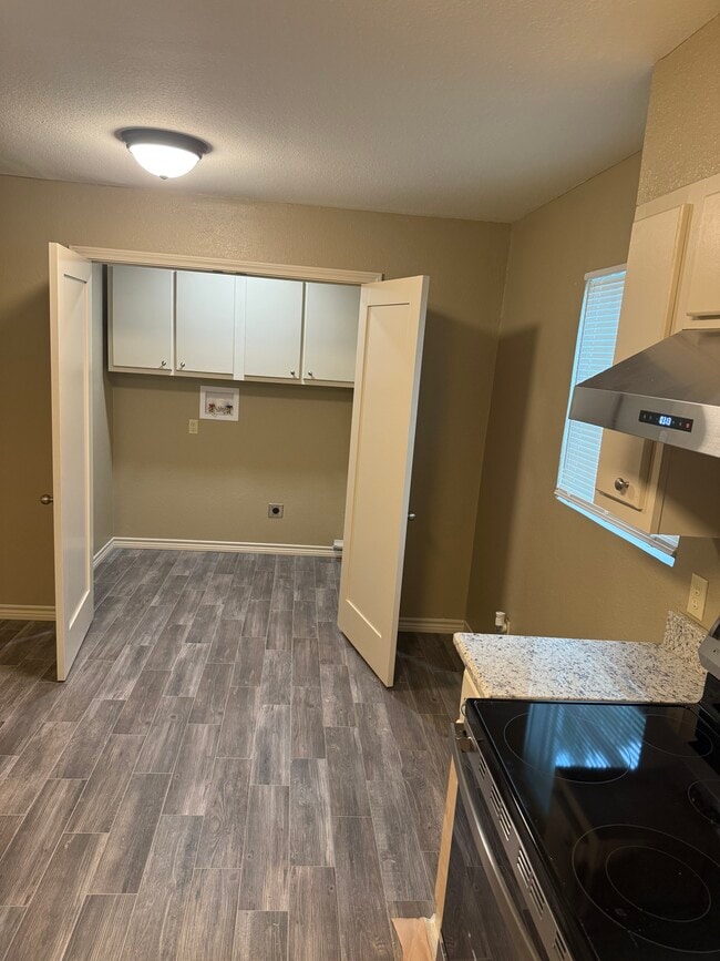 Building Photo - 5137 Durango Dr