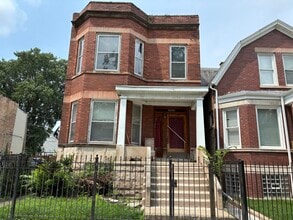Building Photo - 5524 S Paulina St