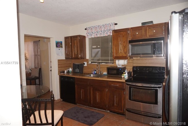 Building Photo - 2 br, 2 bath  - 461 Ives Dairy Rd