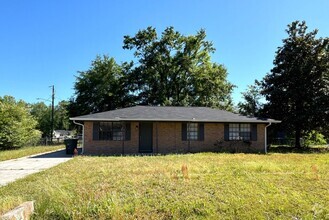 Building Photo - 145 Becky St