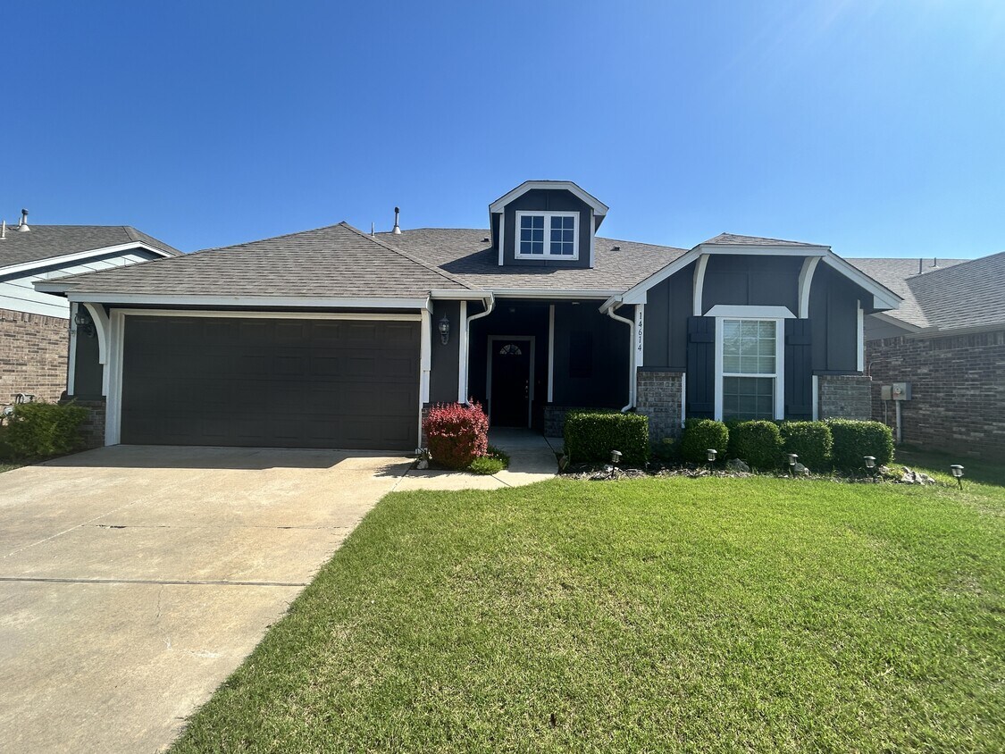 Foto principal - 14614 E 111th Ct N