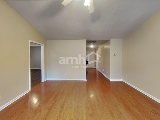 Foto del edificio - 5038 Preserve Blvd