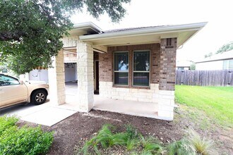 Building Photo - 821 Olive Creek Dr