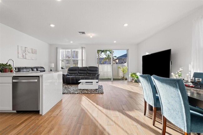 Foto del edificio - 210 SW 170th Ave