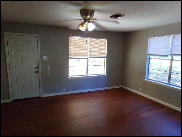 Foto del edificio - 5412 Young Rd