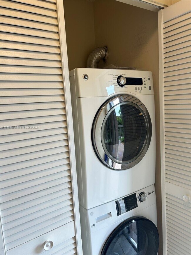 Building Photo - 10621 NW 11th St