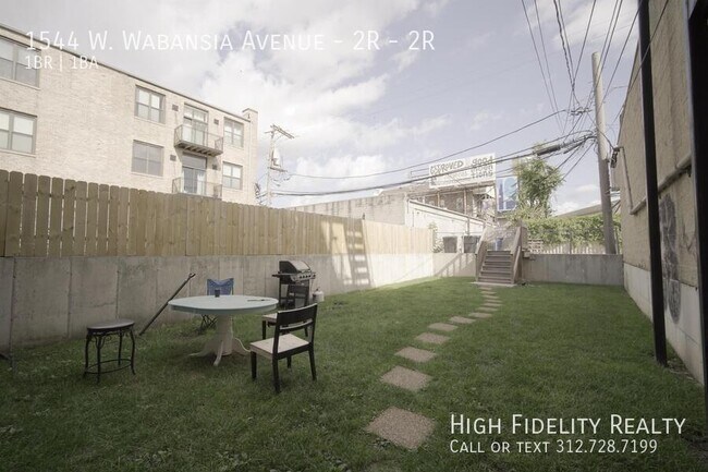Foto del edificio - 1544 W Wabansia Ave