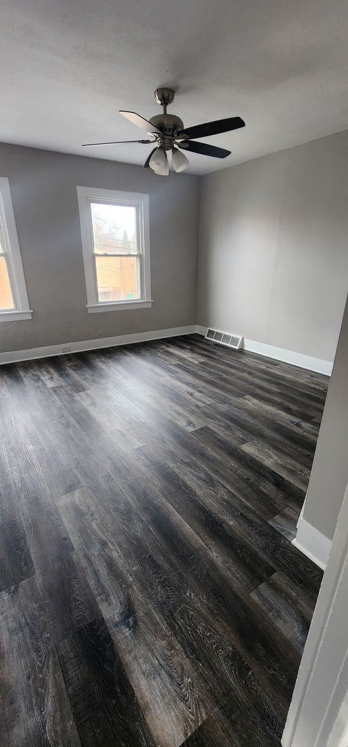 Foto del edificio - 5944 Engel Ave