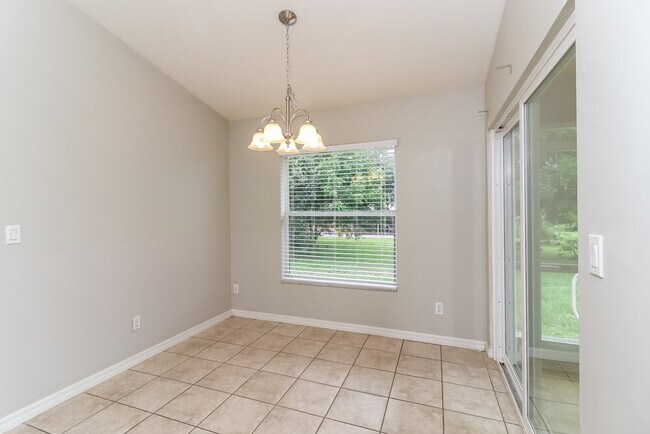 Building Photo - 1310 SW 13th Terrace