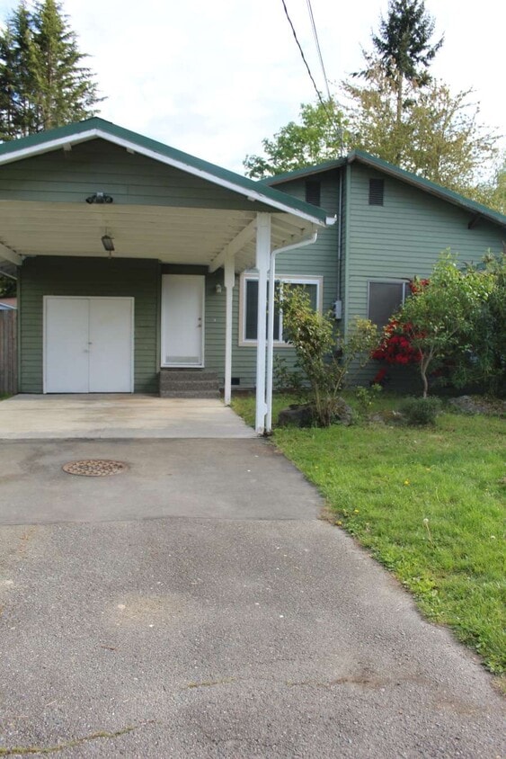 Foto principal - 3504 132nd St SW