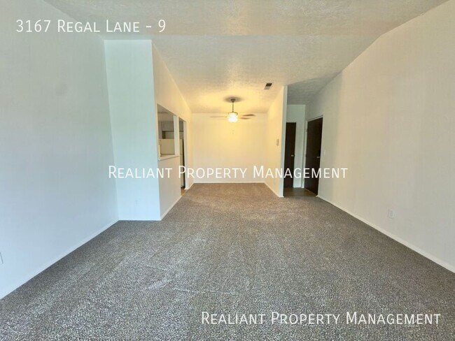 Foto del edificio - 3167 Regal Ln
