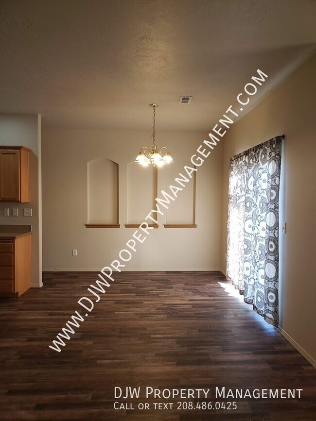 Foto del edificio - 8460 W Salt Creek Ct