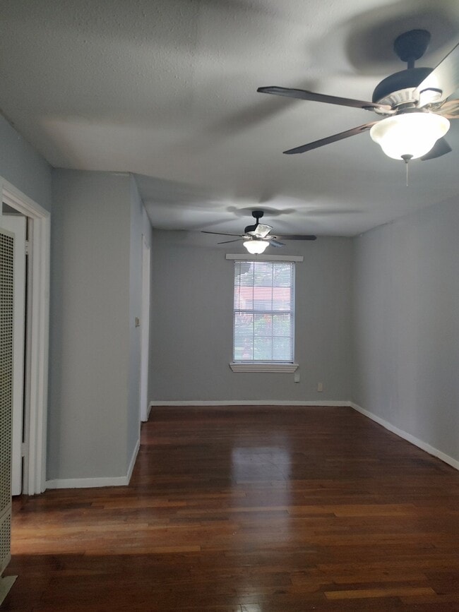 Building Photo - 2453 Cincinnati Ave
